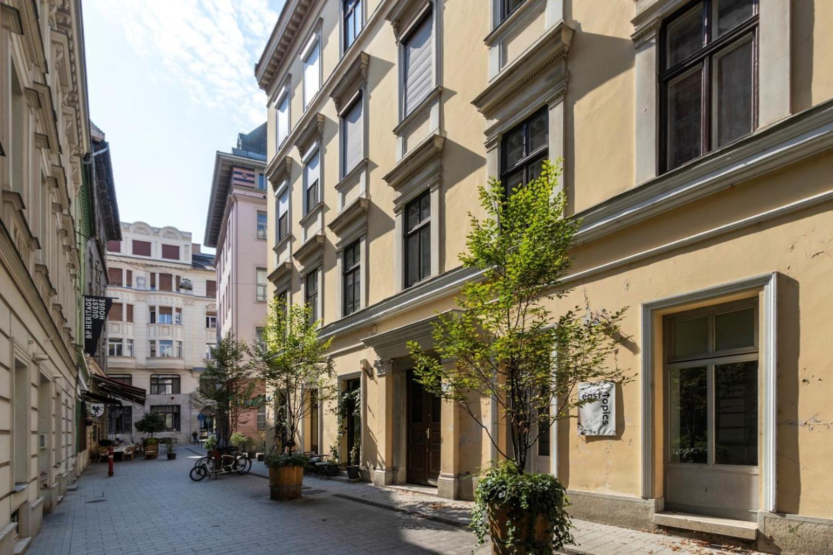 Little Americas Main Street Apartments Budapeşte Dış mekan fotoğraf