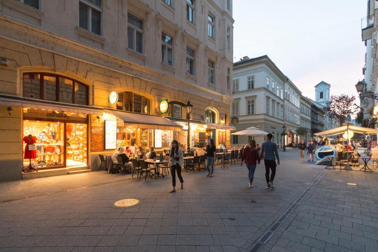 Little Americas Main Street Apartments Budapeşte Dış mekan fotoğraf